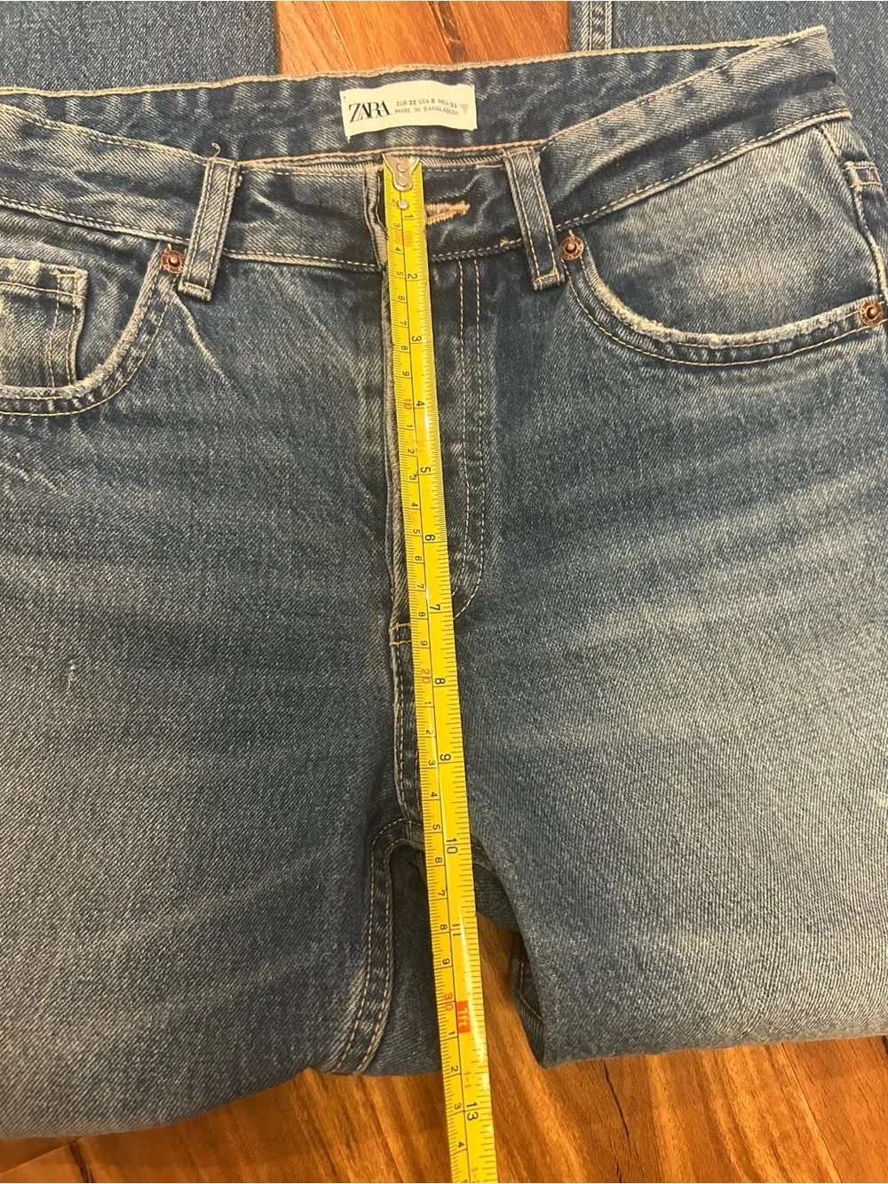 Zara Women's Faded Blue Straight-Leg Jeans wash fade button size 0 30 waist